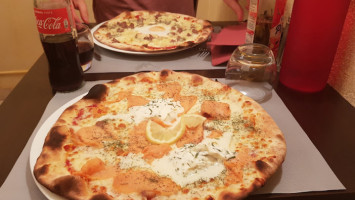 La Pizz’ Des Ponts food