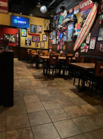 TGI FRIDAYS - Garland inside