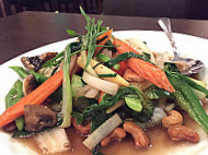 Summerie's Thai Cuisine food
