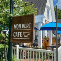 Mon Vert Cafe outside