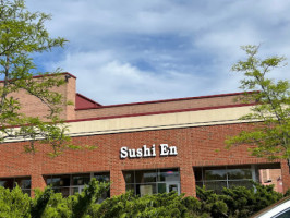Sushi En Polaris outside
