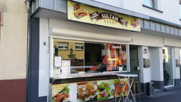 Sultan Kebab outside