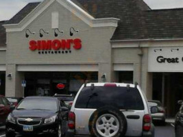 Simon’s Delicatessen outside