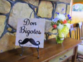 Don Bigotes inside