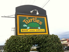 Turtles Grill/the Loft outside