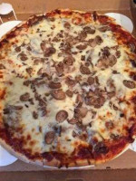 Luisa's Pizza food