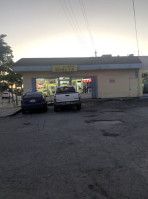 Olympic Donuts outside