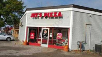 Jet's Pizza outside