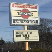 Mike's American Diner food