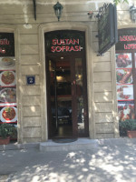 Sultan Sofrasi outside