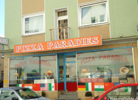 Pizza Paradies outside