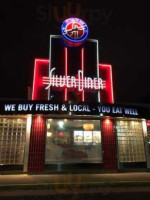 Silver Diner inside