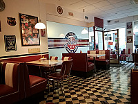 Jones - K`s Original American Diner inside