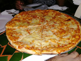 Alondra Pizza food