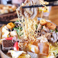 Tasty Pot Wèi Dǐng food