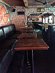 El Kabong Grill e Bar inside