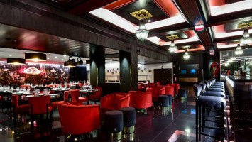 Maxime Restaurante-bar inside