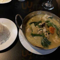Nine Elephants Seafood And Thai Cuisine food