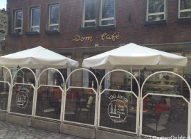 Dom Cafe Frede outside