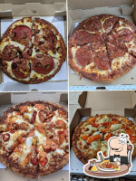 Mad Greeks Pizza food