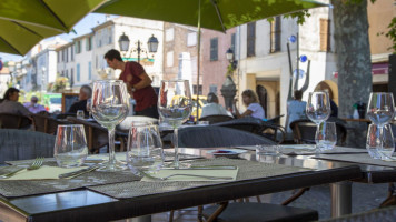 Le Cafe de la Poste food