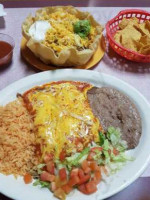 Los Dos Laredos food