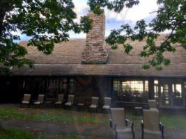 Spottswood Dining Room outside