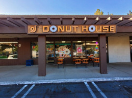 O J's Donuts House outside