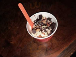 Kona's Frozen Yogurt food