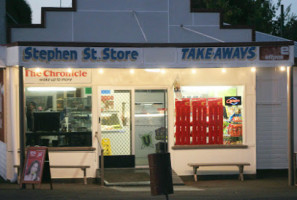 Stephen Street Store outside