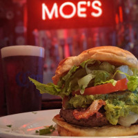 Moes Crosstown Tavern food