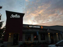 Joella's Hot Chicken outside