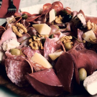 Cipriano - wine & ham food