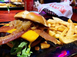 Red Robin Gourmet Burgers And Brews food