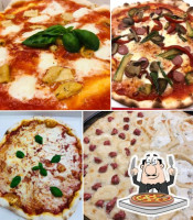 La Pizza Della Titti food