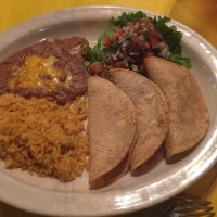 Sabor A La Mexicana food