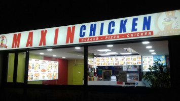 Maxin Chicken Livry Gargan inside