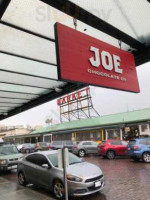 The Joe Chocolate Co outside