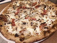 Titus Pizzeria food