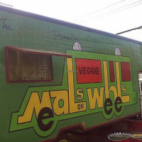Veggie Meals On Wheels Food Truck outside