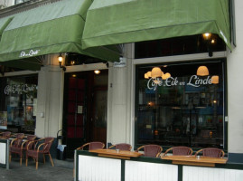 Café Eik En Linde inside
