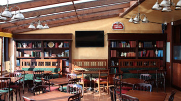Barrel Oak, The Irish Pub inside