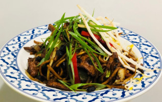 Rak Thai Kitchen food