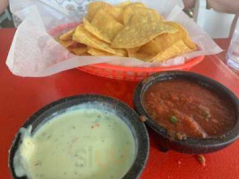 Quatro Locos Tacos And Cantina food