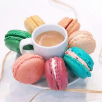 Le Macaron French Pastries food
