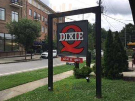 Dixie Q outside