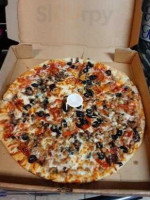 Pizzano's Pizza Grinderz food