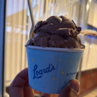 Loard’s Ice Cream outside