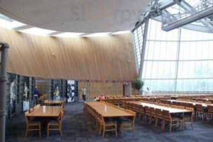 Pequot Museum Cafe inside