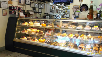 Michele Cake Shop food